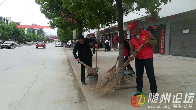 清理路邊垃圾.jpg