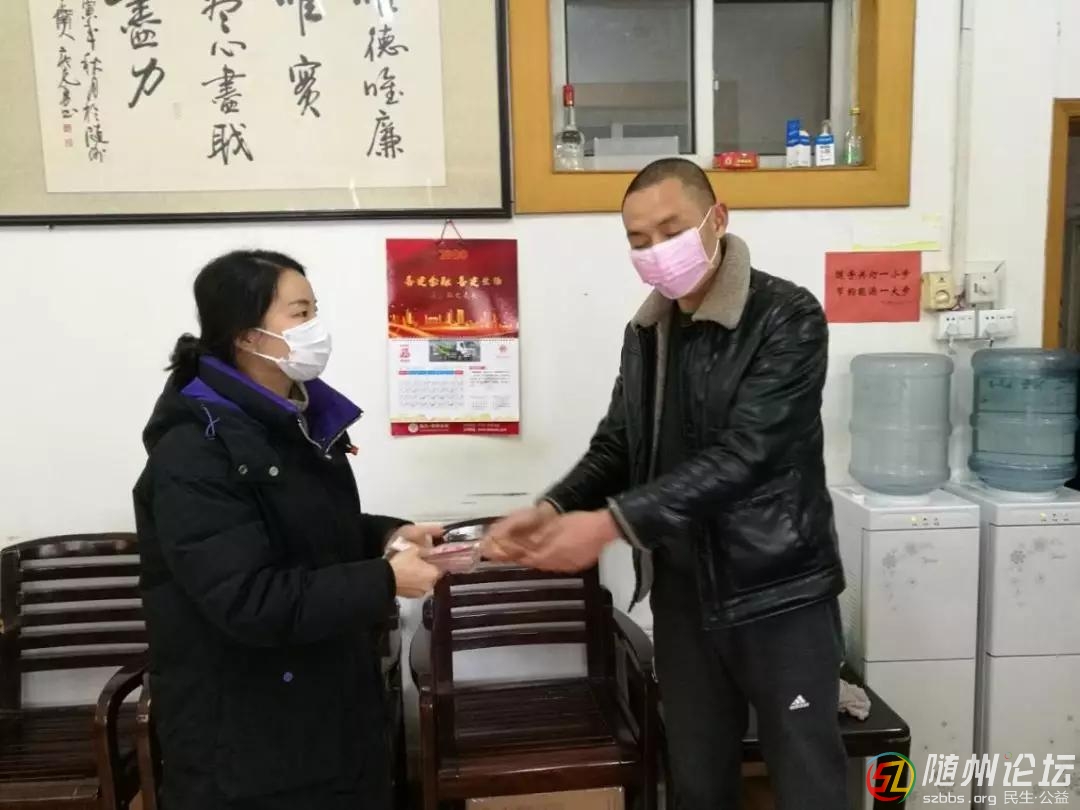 三里崗鎮(zhèn):菇鄉(xiāng)人，用愛心對(duì)抗疫情