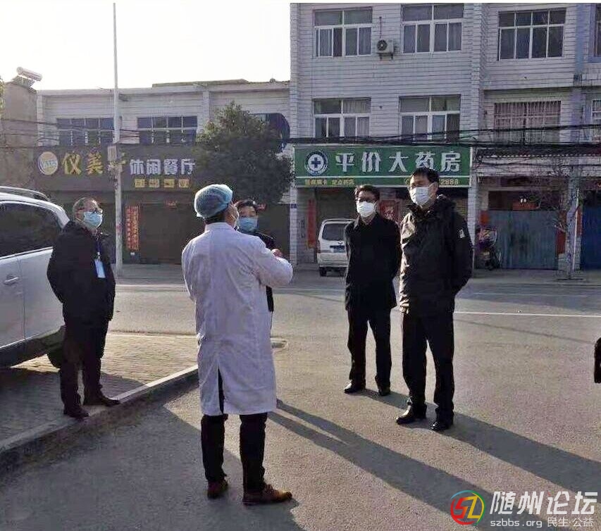 萬(wàn)店鎮(zhèn)：防疫一線  豪邁逆行  ---萬(wàn)店鎮(zhèn)中心衛(wèi)生院黨支部書(shū)記、院長(zhǎng)錢(qián)開(kāi)坤的抗疫情