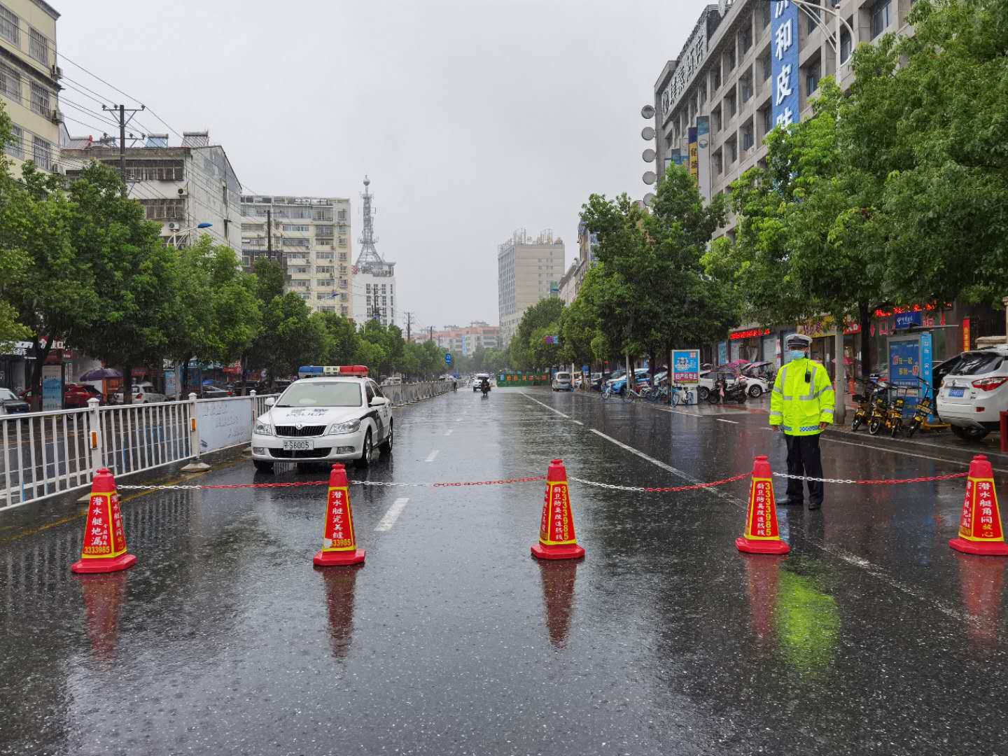 暴雨1.jpg